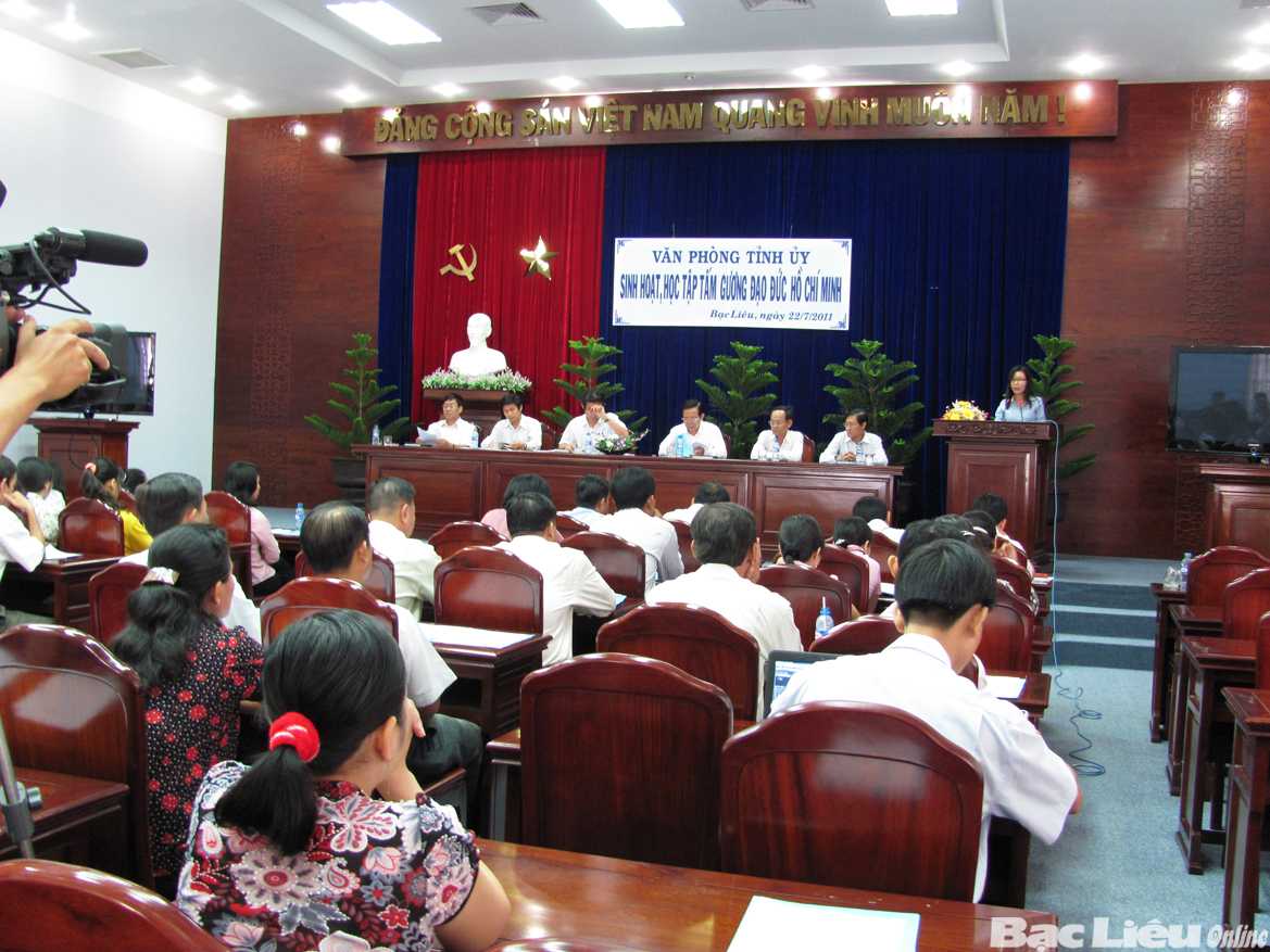 Bạc Liêu Đảng bộ khối các cơ quan tỉnh đẩy mạnh việc học tập và làm theo tấm gương đạo đức của Bác